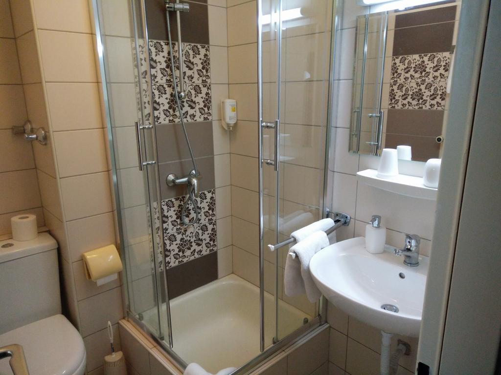 Hotel Alfa Neu-Isenburg Room photo